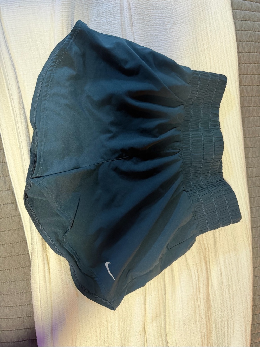 Nike Women’s Teal Elastic-Waist Athletic Shorts - Picture 2 of 3